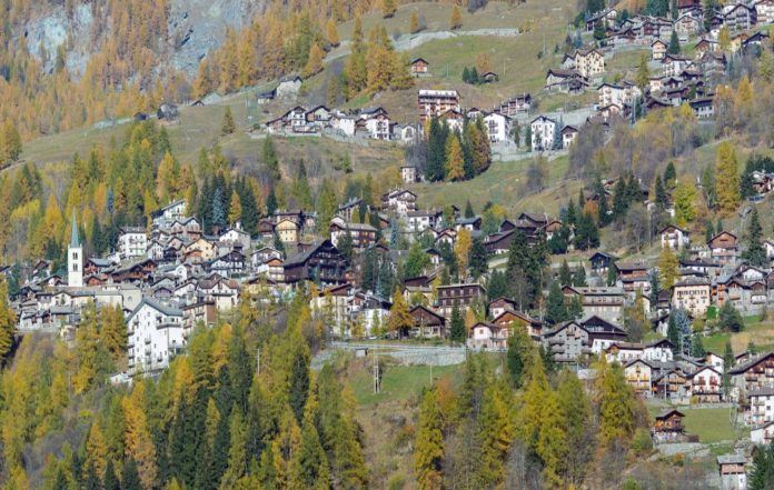 Il villaggio di Valtournenche in Valle d'Aosta