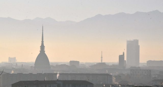 Torino, tra le città più inquinate d'Italia secondo gli ambientalisti